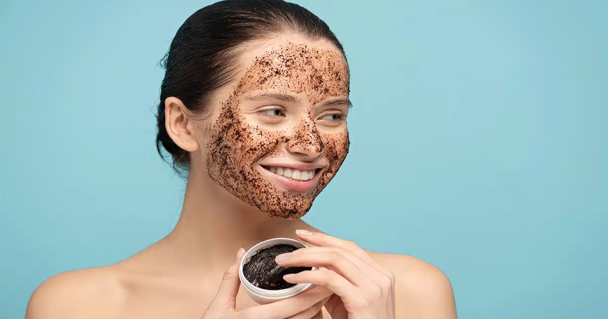 Skin Care With Coffee | चेहरा स्वच्छ करण्यासाठी कॉफीचा 'या' पद्धतीने करा वापर