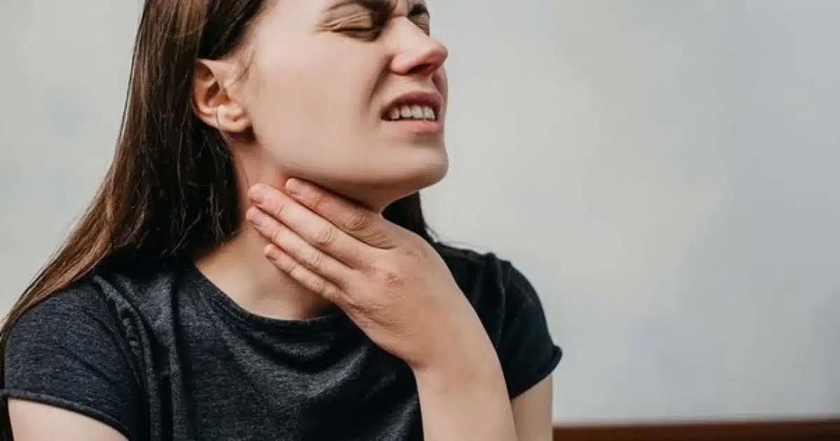 Dry Throat | घसा पुन्हा-पुन्हा कोरडा होत असेल तर करून बघ 'हे' घरगुती उपाय